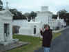 02-02-15-_021_New_Orleans_cemetary.jpg (127913 bytes)